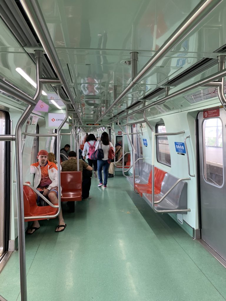 Interior do Trem do Aeroporto de Guarulhos